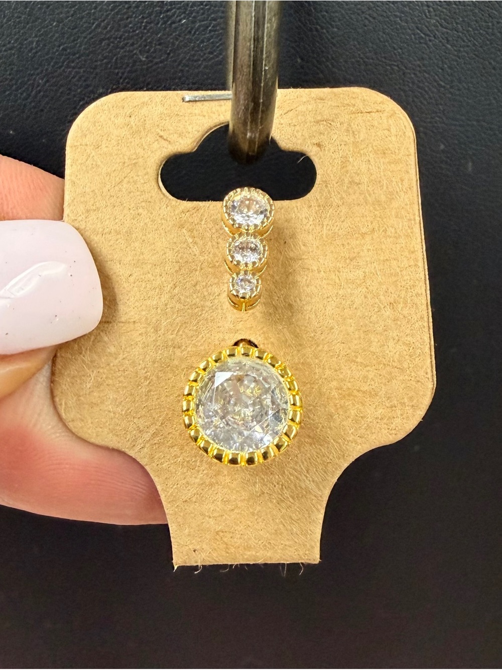 🍀3/$30 Gold-Tone Clear Crystal Drop Belly Button Ring - Picture 3 of 3